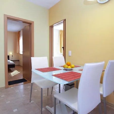 Ferienwohnung Fur 3 Personen Ca 55 Qm In Barbariga, Istrien Istrische Riviera Appartement
