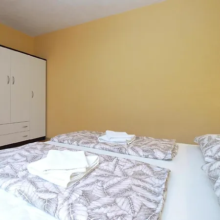 Ferienwohnung Fur 3 Personen Ca 55 Qm In Barbariga, Istrien Istrische Riviera Appartement *